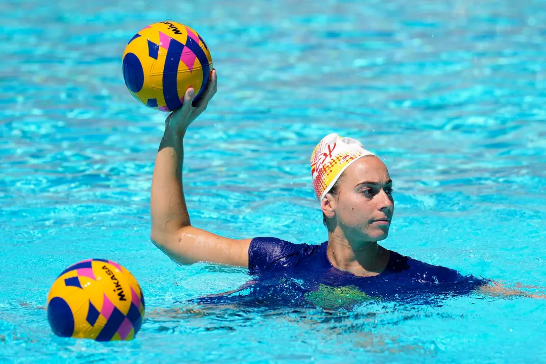 Con las maletas hechas para sus terceros Juegos Ol&iacute;mpicos, la waterpolista Bea Ortiz (fotografiada durante un entrenamiento en el CAR) admite en una entrevista con EFE que el equipo &ldquo;sue&ntilde;a bien grande&rdquo; con un oro en Par&iacute;s, una buena manera de resarcirse de la final ol&iacute;mpica perdida en los &uacute;ltimos Juegos en Tokio ante Estados Unidos. EFE/Alejandro Garc&iacute;a