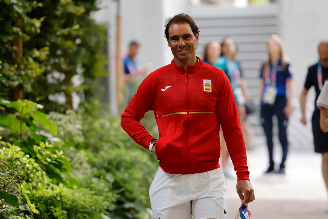 El tenista espa&ntilde;ol Rafa Nadal a su llegada a la ceremonia oficial del sorteo de cuadros de singles y dobles del tenis ol&iacute;mpico celebrado en el Club des Loges del Estade Roland Garros, Par&iacute;s. EFE/ Emilio Lavandeira