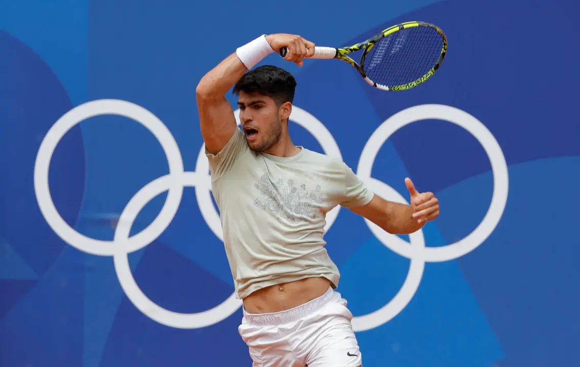 - El tenista espa&ntilde;ol Carlos Alcaraz durante un entrenamiento en el marco de los Juegos Ol&iacute;mpicos Par&iacute;s 2024. EFE/Lavandeira Jr