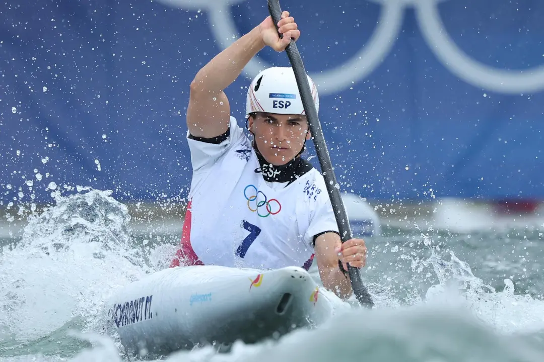 La espa&ntilde;ola Maialen Chourraut, en acci&oacute;n durante la prueba de Kayak del Pirag&uuml;ismo en los Juegos Ol&iacute;mpicos Paris 2024 en el estadio N&aacute;utico de Vaires-sur-Marne, en Francia.EFE/EPA/MAXIM SHIPENKOV