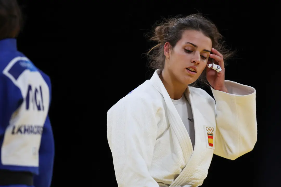 La judoca espa&ntilde;ola Ariane Toro Soler durante su combate eliminatorio de judo femenino en la categor&iacute;a de -52 kilos ante Sosorbaram Lkhagvasuren, de Mongolia, este domingo en Par&iacute;s. EFE/ Miguel Guti&eacute;rrez