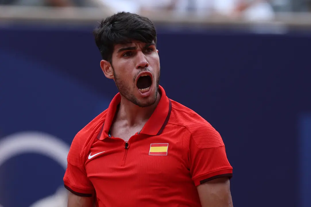 El espa&ntilde;ol Carlos Alcaraz durante el partido ante el estadounidense Tommy Paul, de cuartos de final celebrados en el marco de los Juegos Ol&iacute;mpicos Par&iacute;s 2024, este jueves, en la capital francesa. EFE/ Juanjo Mart&iacute;n