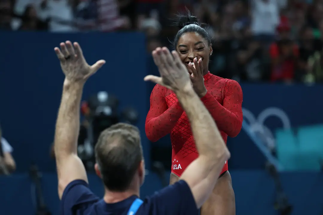 La estadounidense Simone Biles tras competir en la final femenina de salto de potro durante los Juegos Ol&iacute;mpicos de Par&iacute;s 2024 , en el Bercy Arena de la capital francesa. EFE/ Sashenka Gutierrez
