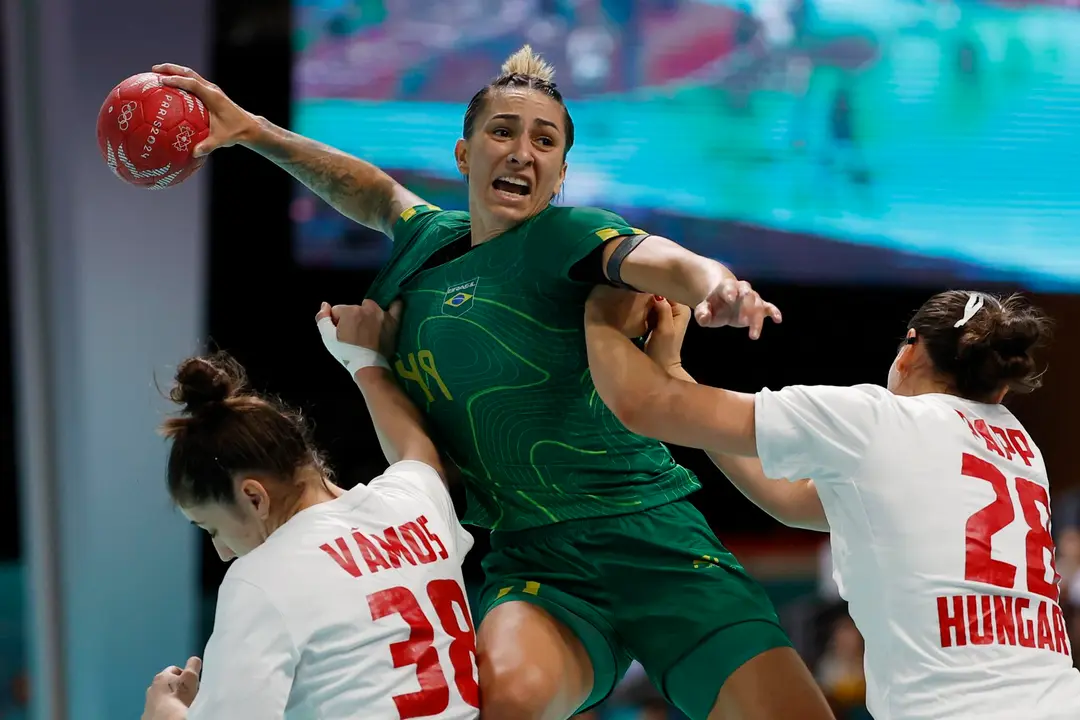 La brasile&ntilde;a Patricia Matieli (C). EFE/EPA/YOAN VALAT