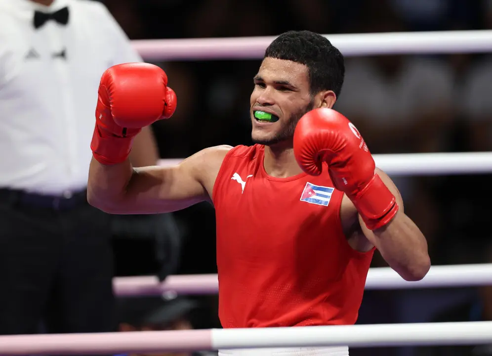 El p&uacute;gil cubano Erislandy &Aacute;lvarez en el North Paris Arena en Villepinte, Francia. EFE/EPA/ALI HAIDER