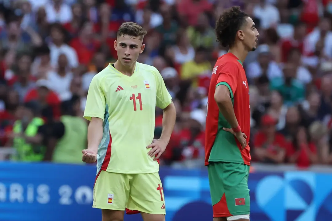 El centrocampista espa&ntilde;ol Ferm&iacute;n L&oacute;pez (i) celebra tras anotar el 1-1 ante Marruecos durante el partido de semifinal de F&uacute;tbol, entre Espa&ntilde;a y Marruecos, en el marco de los Juegos Ol&iacute;mpicos Par&iacute;s 2024, este lunes, en Marsella, Francia. EFE/Kiko Huesca