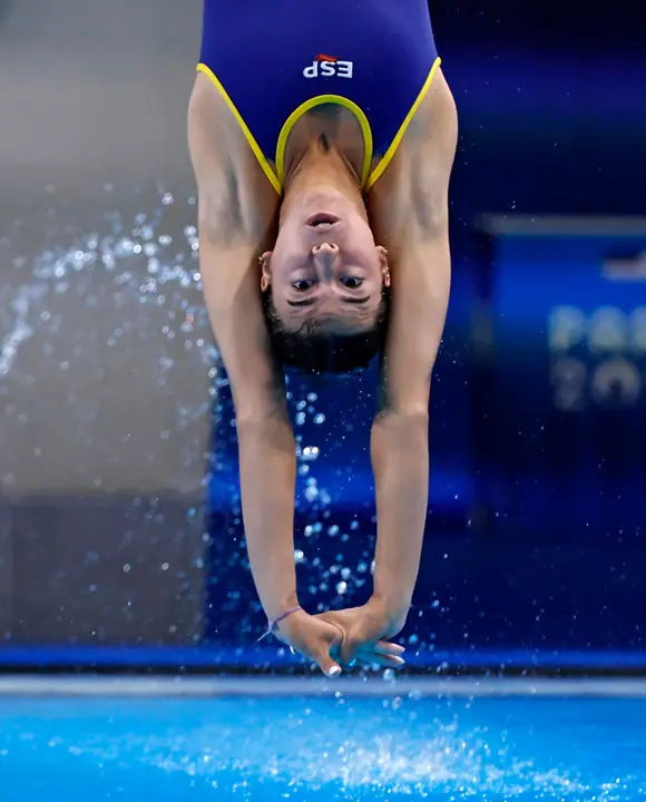 Saint-denis (France), 09/08/2024.- La espa&ntilde;ola Valeria Antolino durante su actuaci&oacute;n este viernes en la prueba de trampol&iacute;n de tres metros de los Juegos de Par&iacute;s, donde acab&oacute; en octava posici&oacute;n EFE/EPA/TOLGA AKMEN