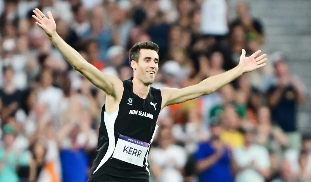 El neozeland&eacute;s Hamish Kerr celebra el t&iacute;tulo ol&iacute;mpico en el Stade de FranceEFE/EPA/CHRISTIAN BRUNA