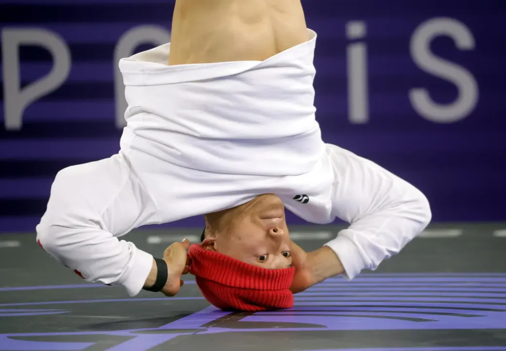 El b-boy canadiense Phil Wizard cumpli&oacute; con su papel de favorito. EFE/EPA/TERESA SUAREZ