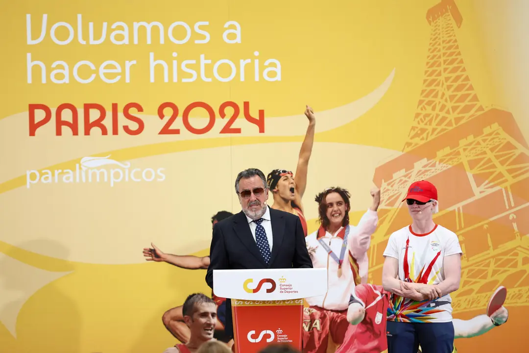 El presidente del Comit&eacute; Paral&iacute;mpico Espa&ntilde;ol (CPE), Miguel Carballeda, pronuncia un discurso durante el acto de agradecimiento a las instituciones del Equipo Paral&iacute;mpico Espa&ntilde;ol que ha participado en los Juegos Paral&iacute;mpicos de Par&iacute;s 2024, este martes en Madrid. EFE/Rodrigo Jim&eacute;nez