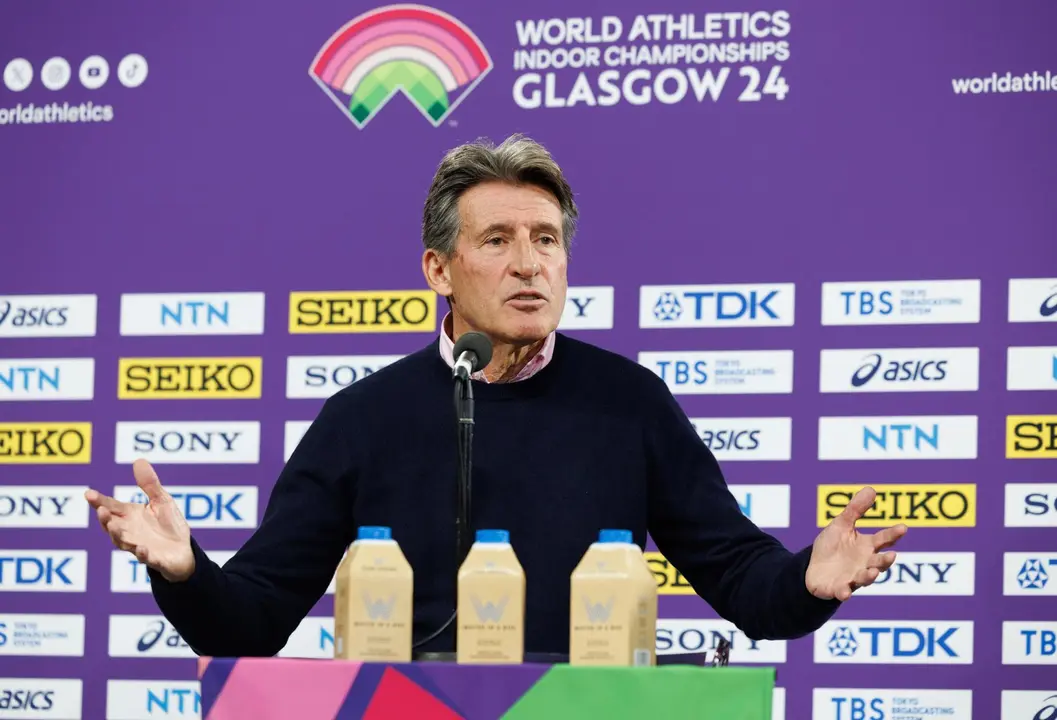 El brit&aacute;nico Sebastian Coe, presidente de World Athletics y candidato a la presidencia del COI, durante una rueda de prensa en los pasados Mundiales en pista cubierta de Glasgow. EFE/EPA/ROBERT PERRY