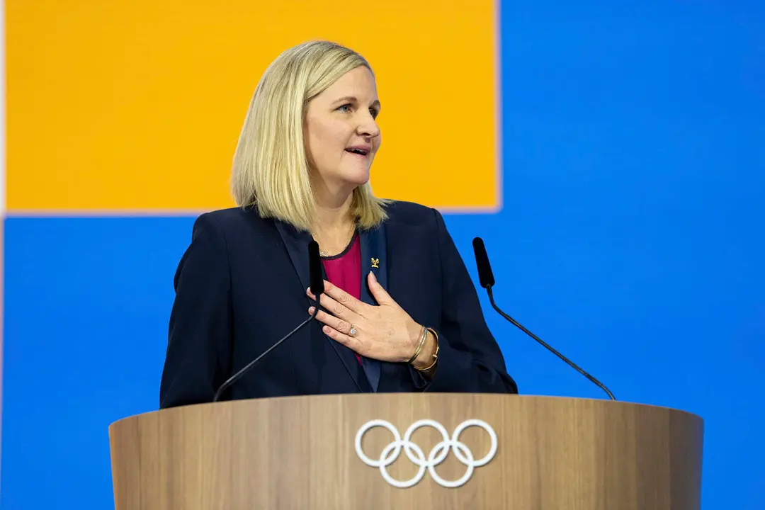 La zimbabuense Kirsty Coventry interviene en la sesi&oacute;n de hoy del COI tras ser elegida presidenta del Comit&eacute; Ol&iacute;mpico Internacional (COI) en Costa Navarino, a orillas del mar J&oacute;nico. EFE/Greg Martin/IOC - SOLO USO EDITORIAL/SOLO DISPONIBLE PARA ILUSTRAR LA NOTICIA QUE ACOMPA&Ntilde;A (CR&Eacute;DITO OBLIGATORIO)