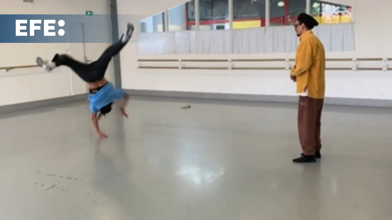 Villenave-d'Ornon (Francia), 16 jul (EFE).- &iquest;C&oacute;mo se prepara una de las estrellas del breaking, la disciplina de baile urbano que se estrena en los Juegos de Par&iacute;s? Carlota Dudek, miembro de la selecci&oacute;n francesa de padre polaco y madre cubana, lo hace mediante un intenso trabajo cardiovascular, muscular y de coordinaci&oacute;n.IM&Aacute;GENES: ANTONIO TORRES DEL CERRO.