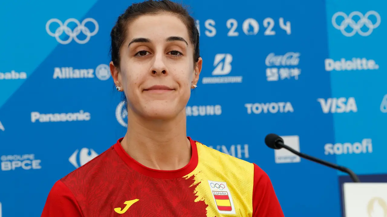 Carolina Mar&iacute;n, jugadora del equipo ol&iacute;mpico espa&ntilde;ol de badminton, ofrece una rueda de prensa de cara a su participaci&oacute;n en los Juegos Ol&iacute;mpicos de Par&iacute;s 2024. EFE/ Chema Moya