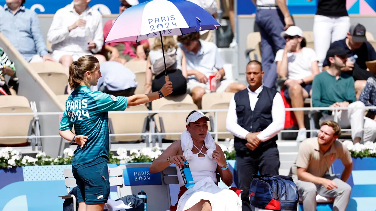 Donna Vekic duranter su partido en las pistas de Roland Garros n Paris, France, 30 July 2024. (Tenis, Croacia, Francia) EFE/EPA/RITCHIE B. TONGO