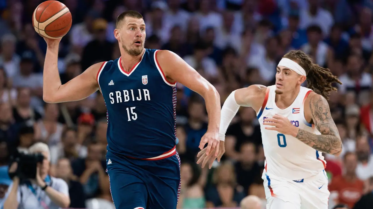 El serbio Nikola Jokic en el PArtido ante Puerto Rico en el Pierre Mauroy Stadium en Villeneuve-d'Ascq, Francia. EFE/EPA/ALEX PLAVEVSKI