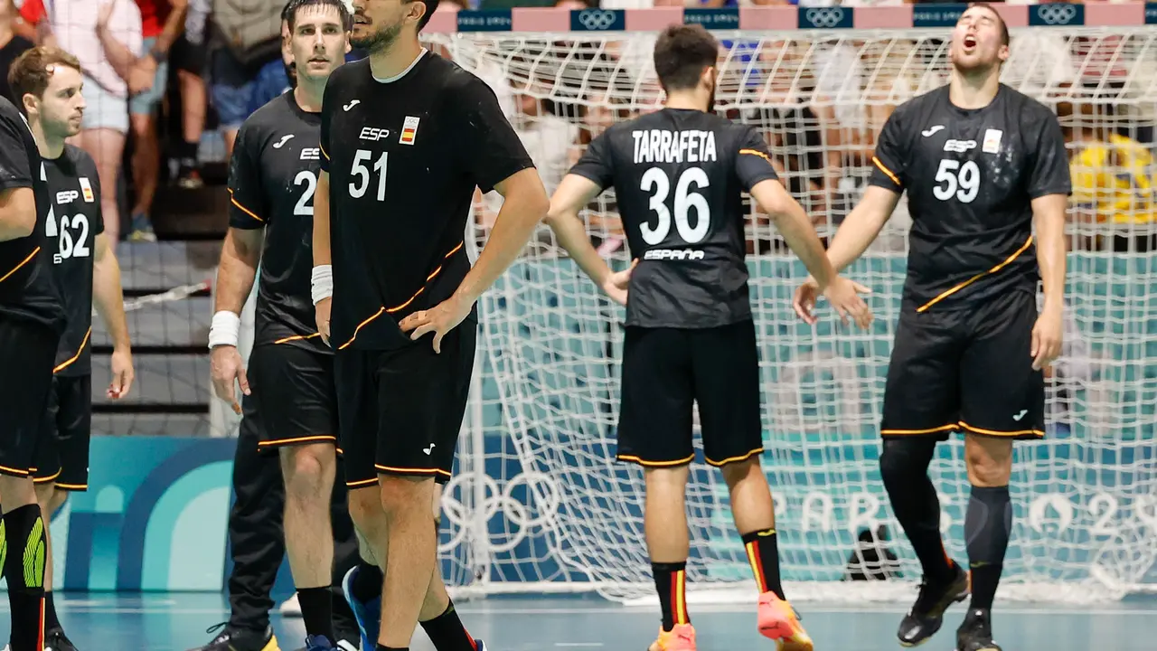 Los jugadores de Espa&ntilde;a tras perder ante Alemania. EFE/ Miguel To&ntilde;a
