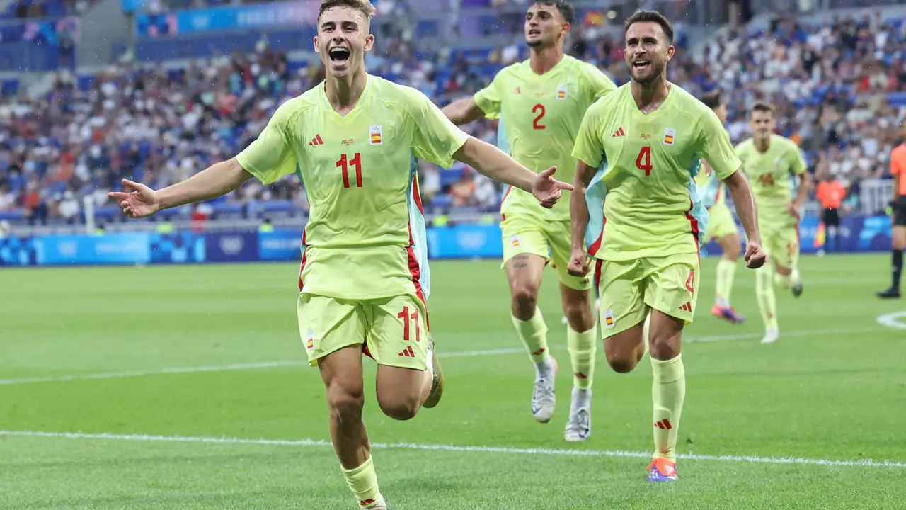 Ferm&iacute;n L&oacute;pez celebra su segundo gol contra Jap&oacute;n, en los cuartos de final de f&uacute;tbol de los Juegos Ol&iacute;mpicos de Par&iacute;s 2024, disputado en el Estadio de Lyon (Francia). EFE/ Kiko Huesca