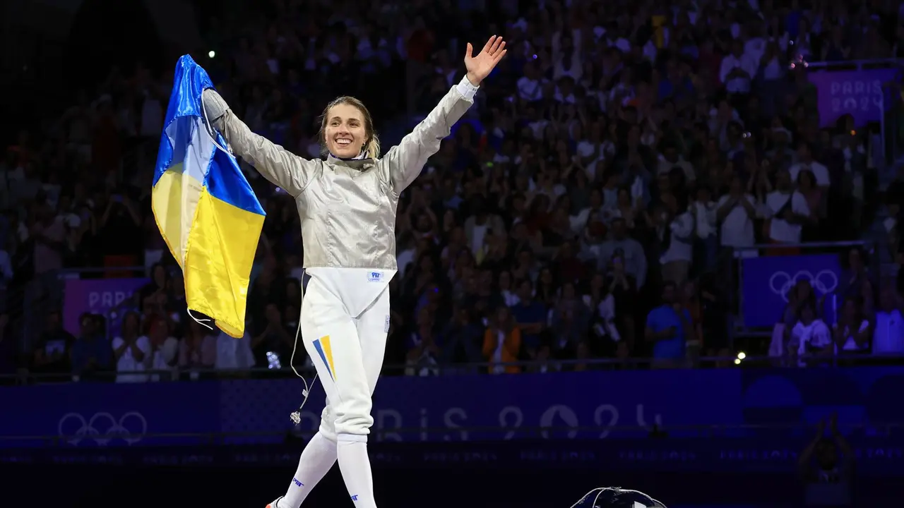 La ucraniana Olga Kharlan celebra su triunfo ante Corea del Sur. EFE/EPA/MARTIN DIVISEK