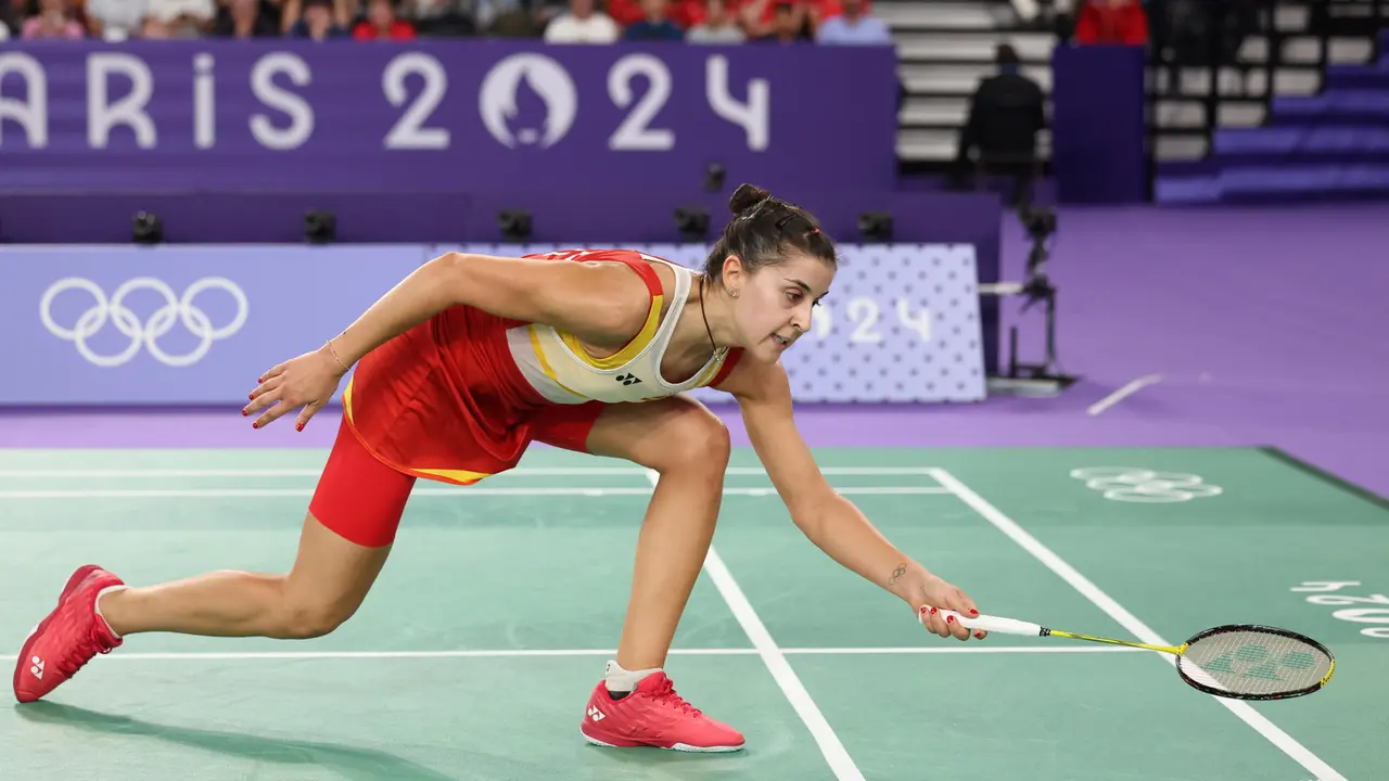 Carolina Marin, en un momento de la semifinal ol&iacute;mpica de b&aacute;dminton contra He Bing Jiao, de China, que tuvo que abandonar por lesi&oacute;n. EFE/ Miguel Guti&eacute;rrez