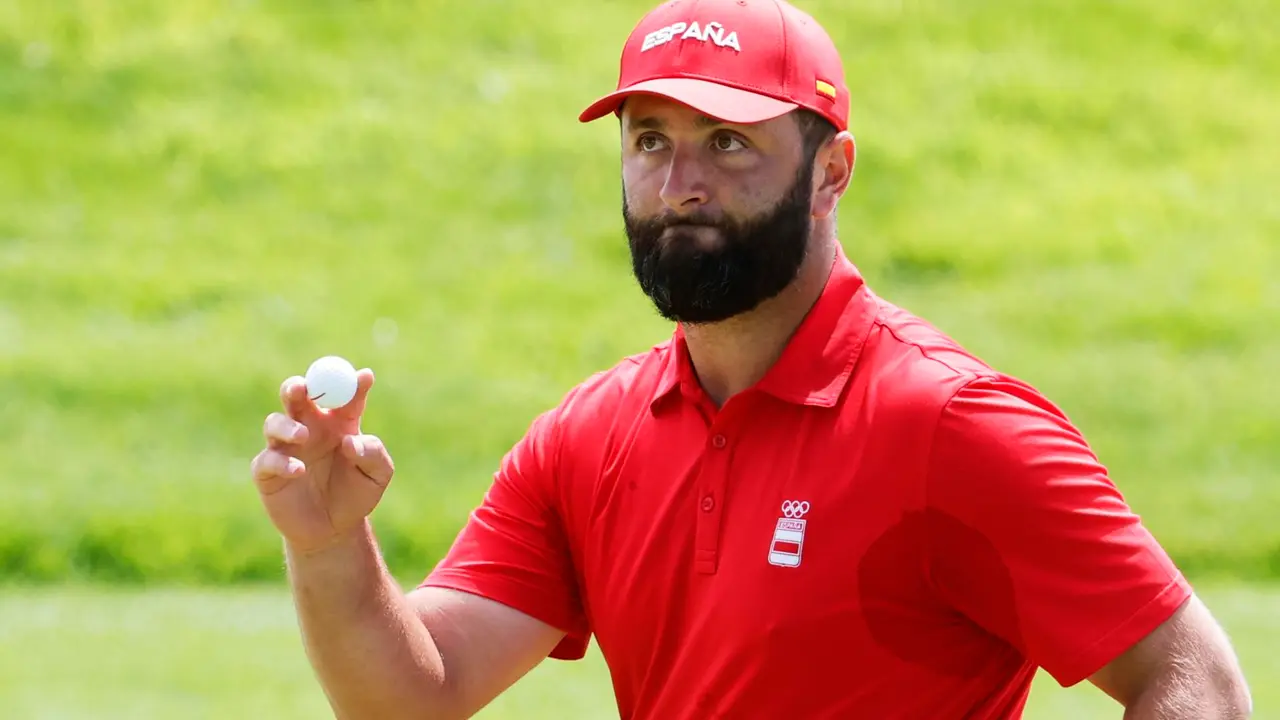 El espa&ntilde;ol Jon Rahm acarici&oacute; el t&iacute;tulo en Le Golf National en Guyancourt, Francia. EFE/EPA/ERIK S. LESSER