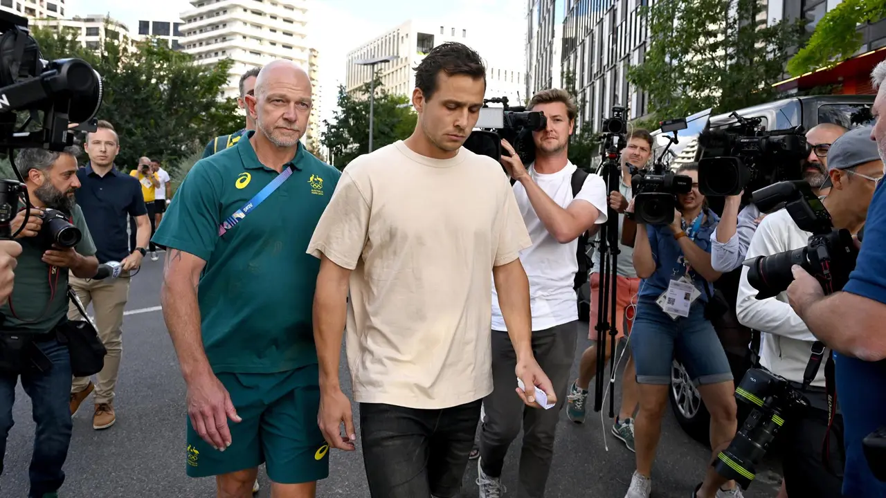El jugador de hockey sobre hierba australiano Tom Craig tras ser detenido por comprar cocaina en Par&iacute;s, donde particip&oacute; en los Juegos Ol&iacute;mpicos. EFE/EPA/DAVE HUNT AUSTRALIA AND NEW ZEALAND OUT