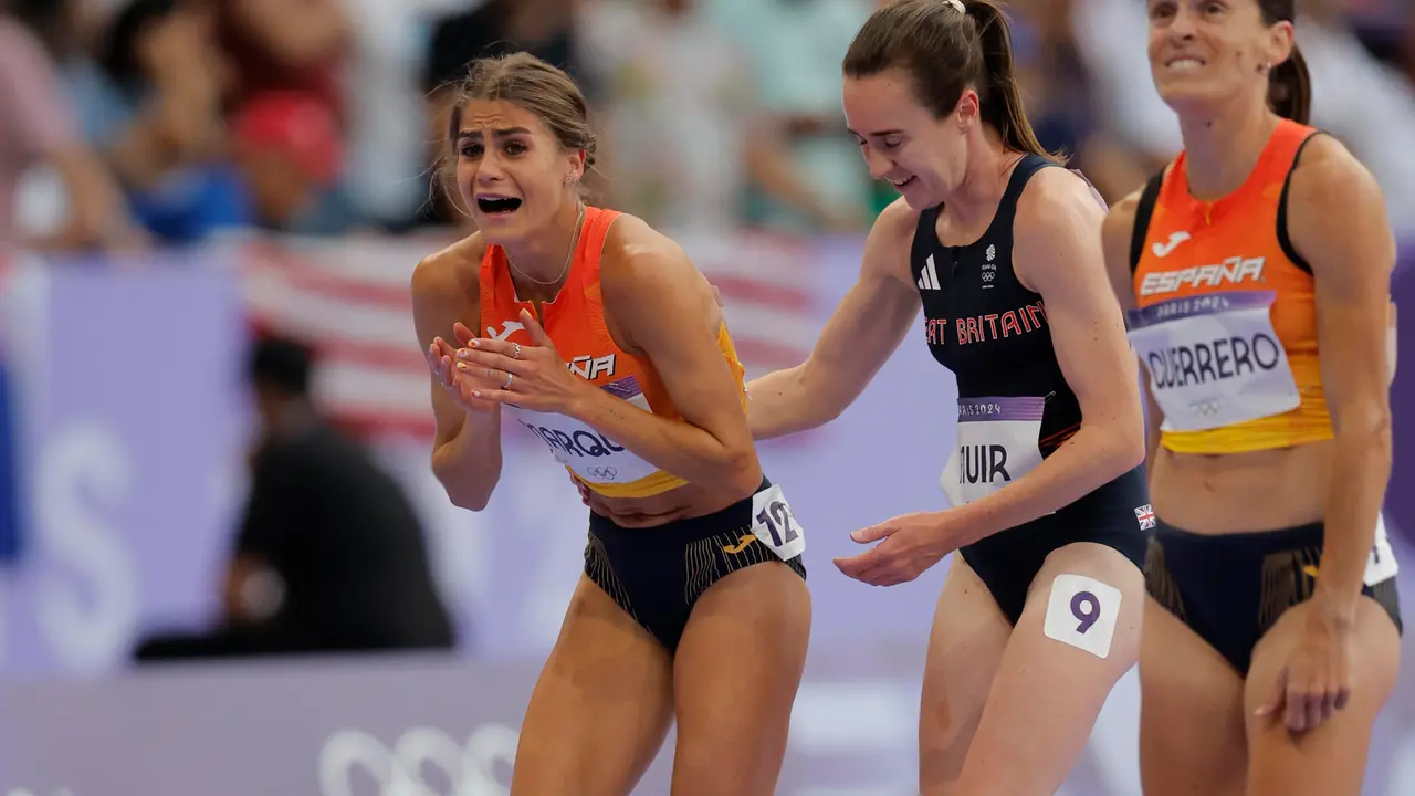 &Aacute;gueda Marqu&eacute;s (i) y Esther Guerrero (d) tras su semifinal de 1.500 de los Juegos Ol&iacute;mpicos de Par&iacute;s 2024. EFE/Lavandeira