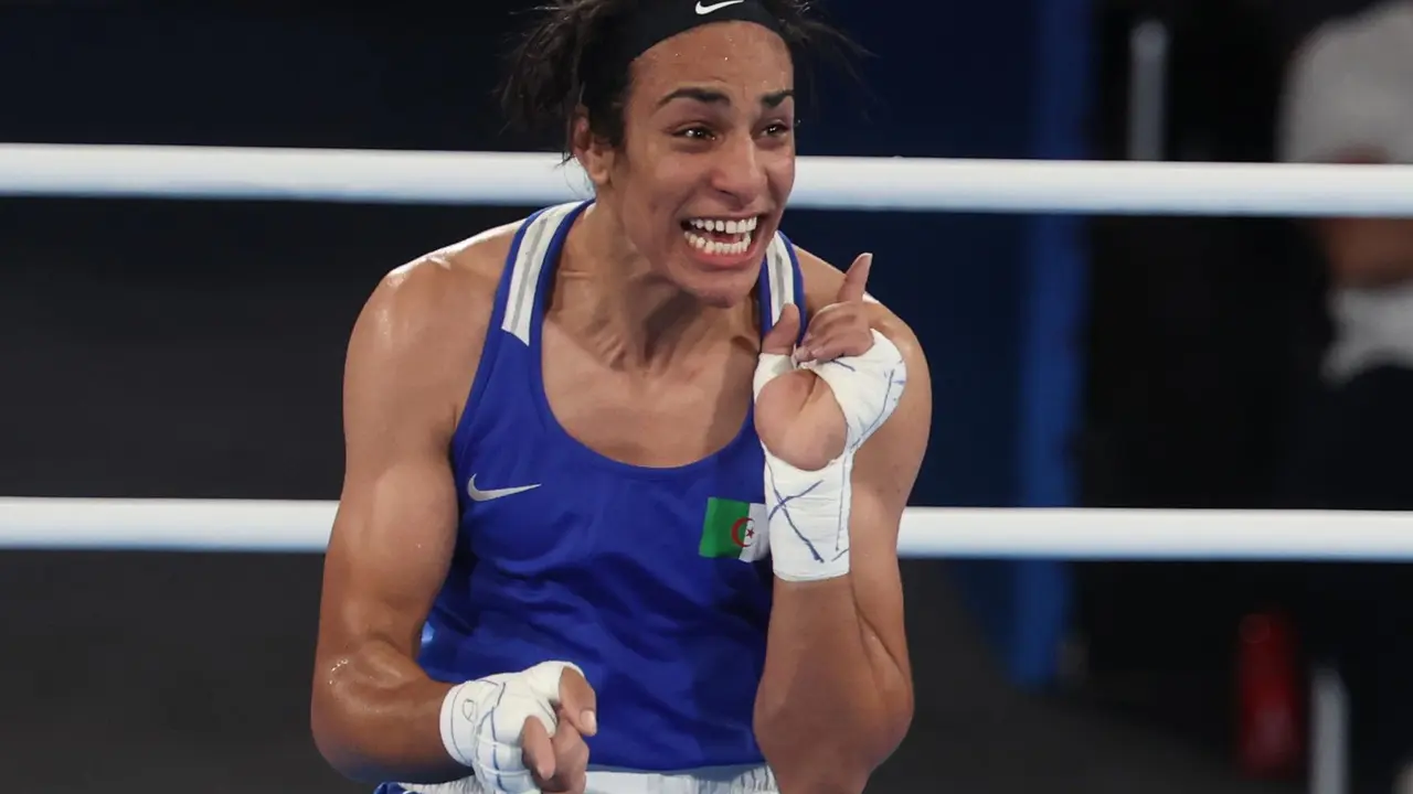 La boxeadora argelina Imane Khelif durante los Juegos de Par&iacute;s 2024. ) EFE/EPA/MOHAMMED BADRA