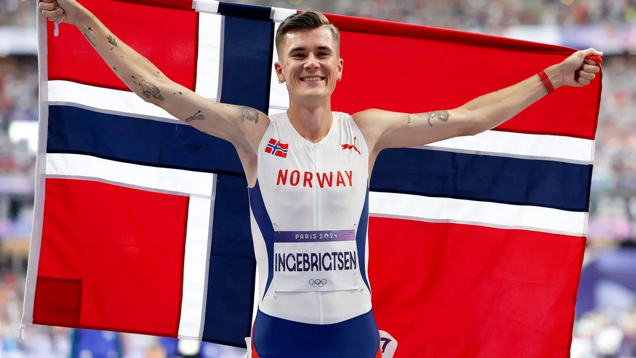 Jakob Ingebrigtsen celebra su t&iacute;tulo ol&iacute;mpico en Saint Denis, Francia. EFE/EPA/FRANCK ROBICHON