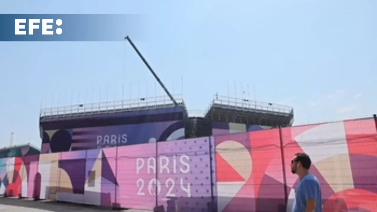 Una vez finalizados los Juegos Ol&iacute;mpicos, Par&iacute;s se prepara para recibir los Paral&iacute;mpicos desmontando y transformando algunas instalaciones, como en la plaza de la Concordia, mientras que sedes como Roland Garros mantendr&aacute;n su funci&oacute;n para la nueva cita que se desarrollar&aacute; del 28 de agosto al 8 de septiembre. 1'22''IM&Aacute;GENES: TERESA SUAREZ / HELENA S&Aacute;NCHEZEDICI&Oacute;N Y LOCUCI&Oacute;N: LUC&Iacute;A GASC&Oacute;N