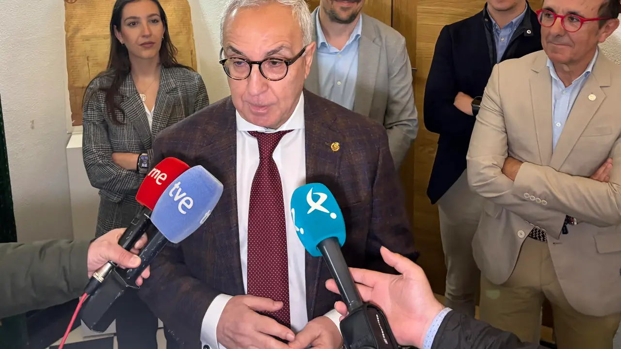 Alejandro Blanco, que ser&aacute; reelegido presidente del Comit&eacute; Ol&iacute;mpico Espa&ntilde;ol (COE) por sexta vez consecutiva este viernes, durante su visita a C&aacute;ceres. EFE/ Eduardo Villanueva